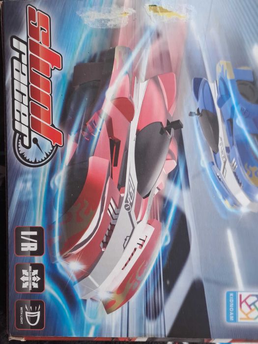 кола която ходи по прозорците и гладки стени