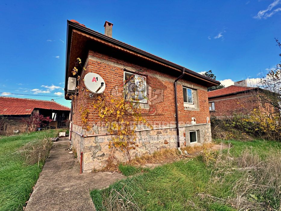 Продава се Къща в Асеновград - 60 кв.м за 668 €/кв.м - Снимка #4