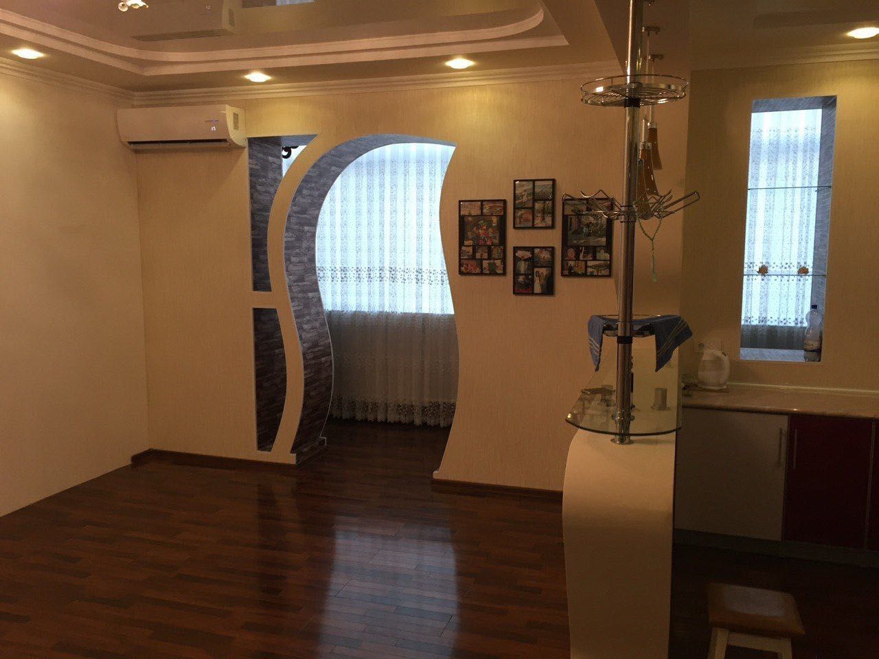Fargona shahar Milliy bank orqasida Kv sotiladi