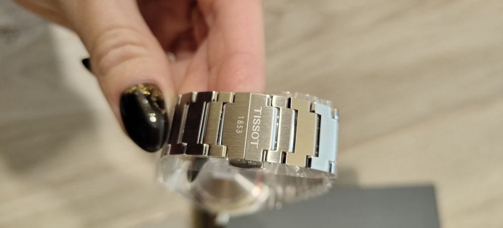 Tissot чисто нов дамски часовник