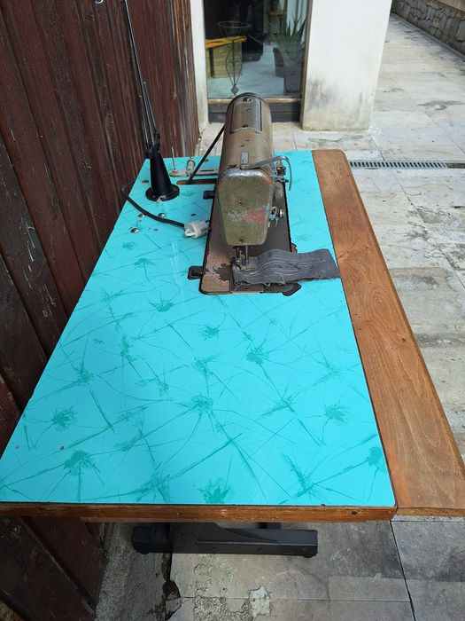 Masina de cusut industriala