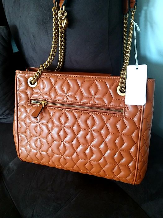 Дамска чанта GUESS