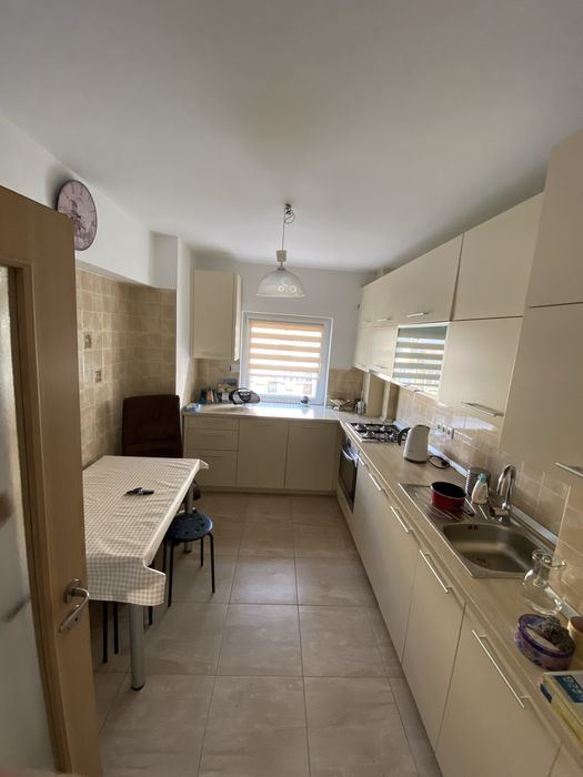 apartament 3 camere Ploiesti de inchiriat