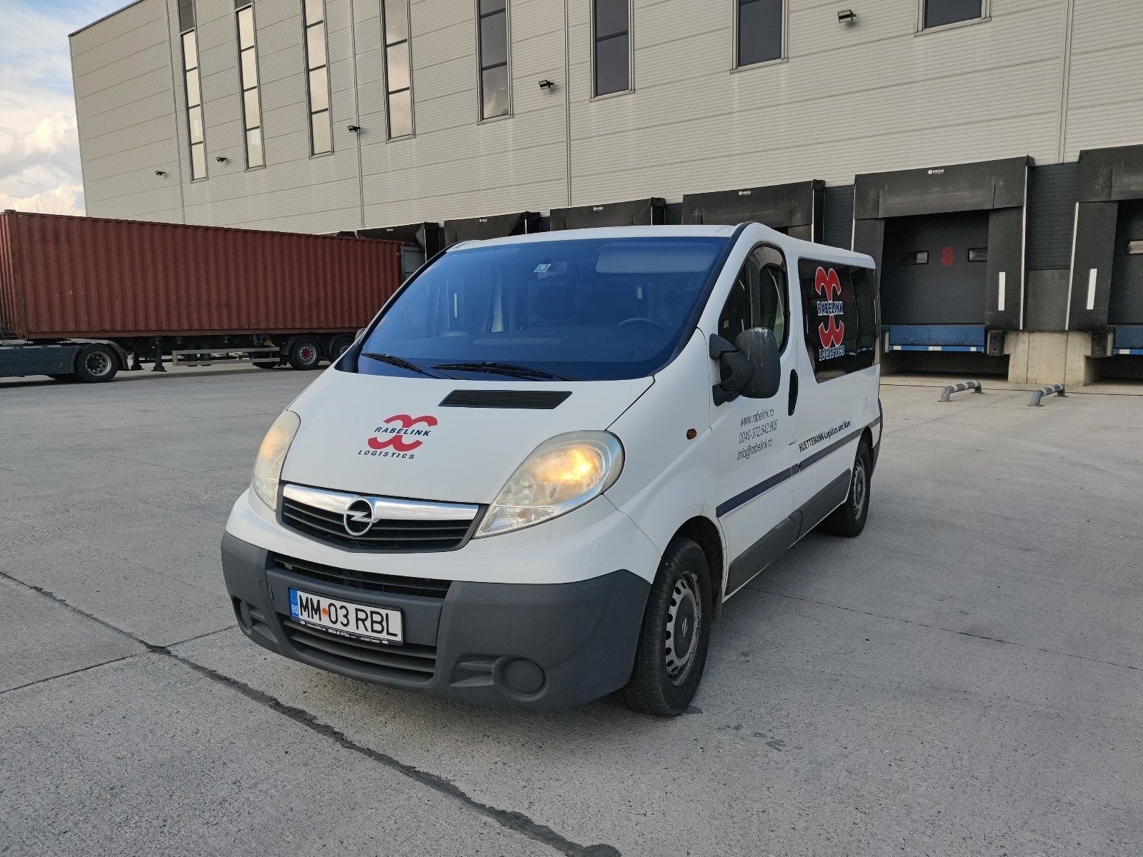 Vand Opel Vivaro 2.5 Cdti 9 locuri