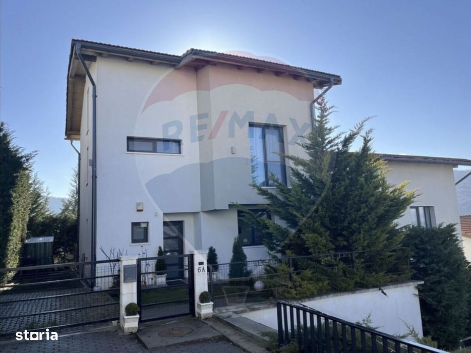 Casa, 4 dormitoare, pod amenajat, gradina, zona Vivo