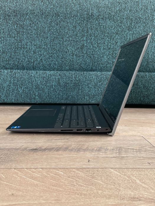 Лаптоп Dell 5510 i5 11th Gen, 16 RAM, Ultrabook