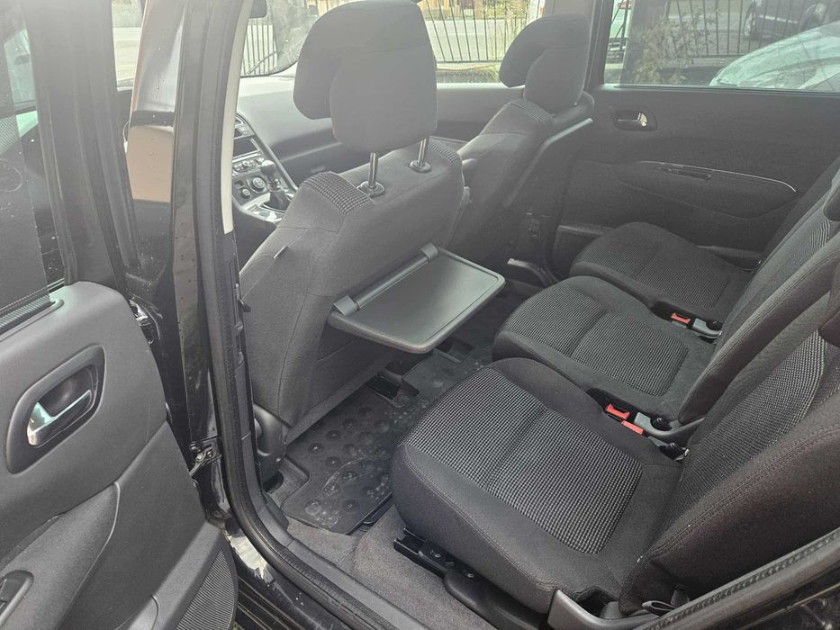 Peugeot 5008 1.6 HDI 2012