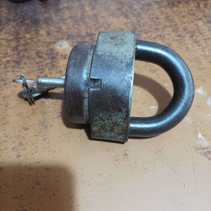 замок навесной для гаража, КЛЮЧ РАЗВОДНОЙ противоугонка