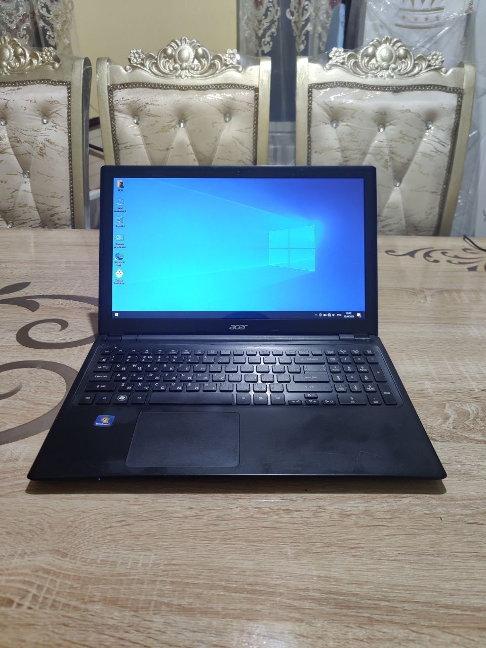 Acer notebook 4GB/ 320 GB