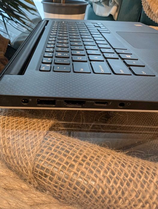 Dell XPS15 9560 (incl. docking station TBS16)