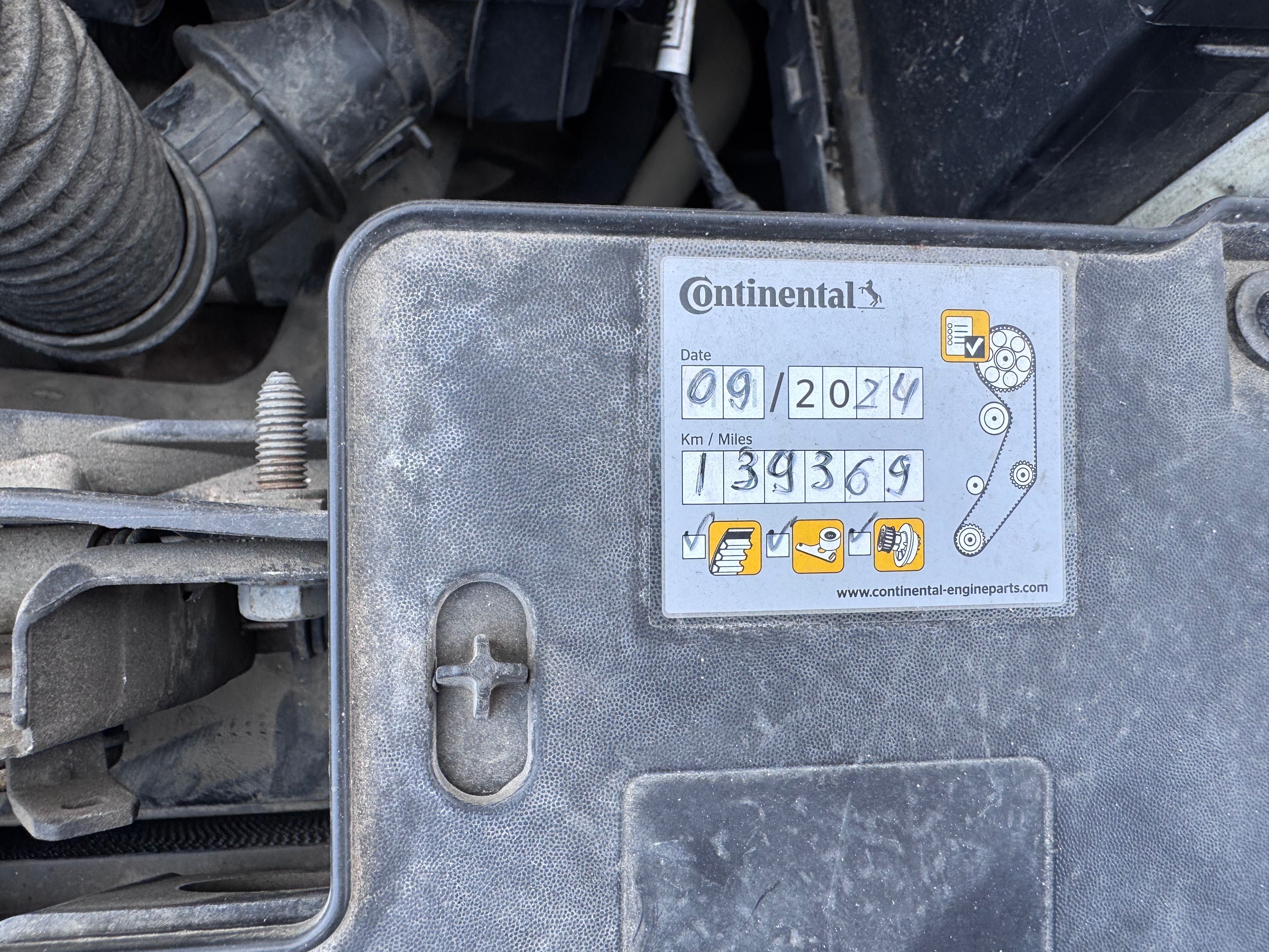 Renault Clio IV , 1.2 бензин,2015г, запазена, обслужена, каско