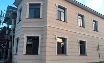 Профессиональное нанесение жидкого травертина