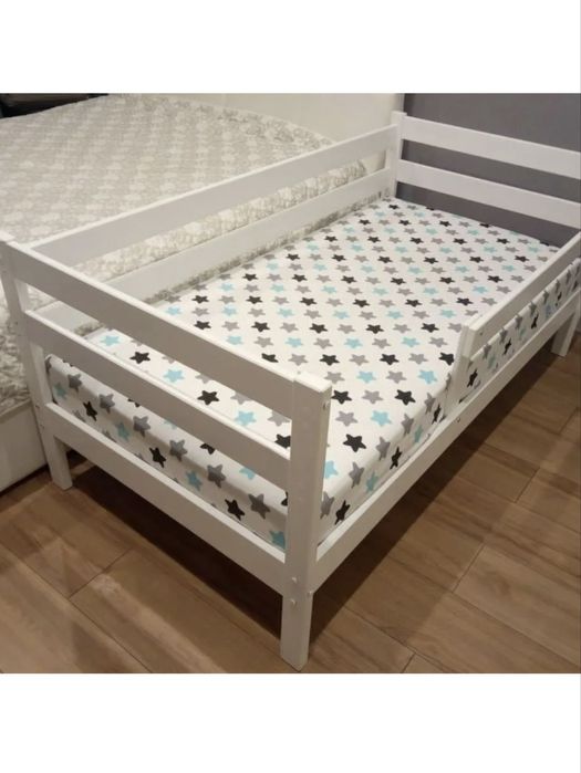 Продам детскую кровать 90*180
