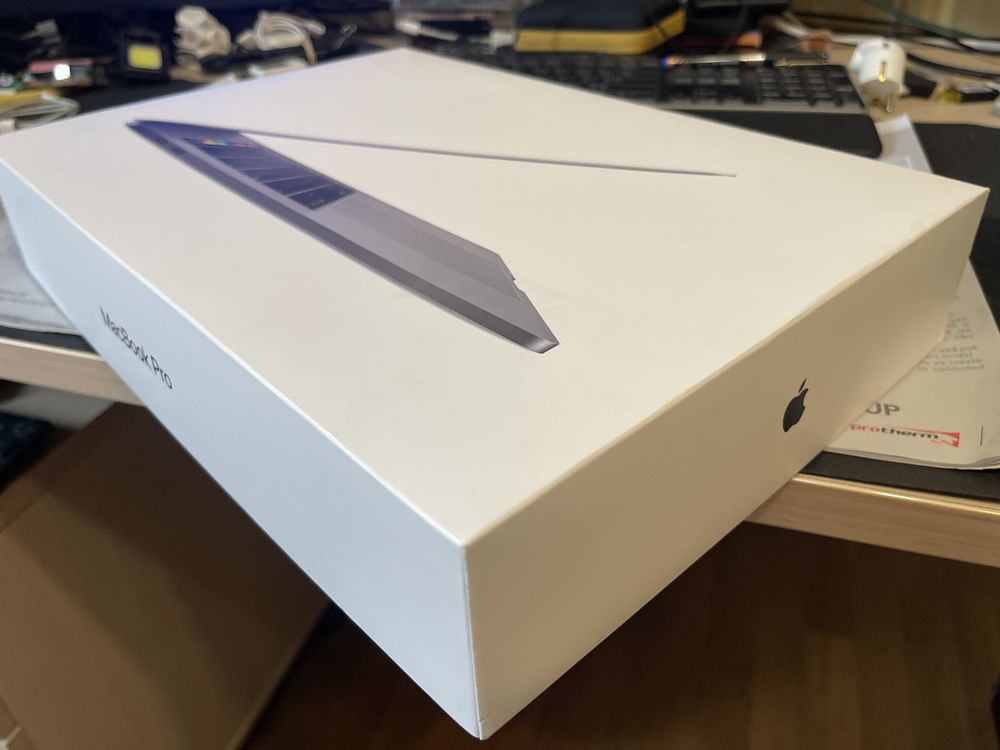 Vand cutie MacBook Pro 15 inch