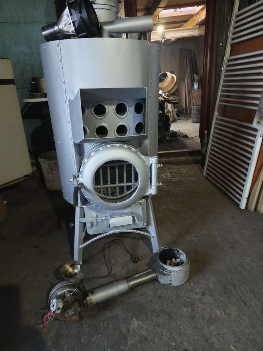Generator suflantă aer cald 100 kw pe lemne, ulei ars , brichete