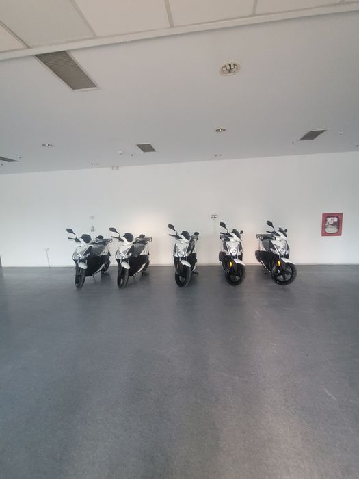 Scuter nou de inchiriat pentru delivery / 125 cc | Glovo Bolt Wolt