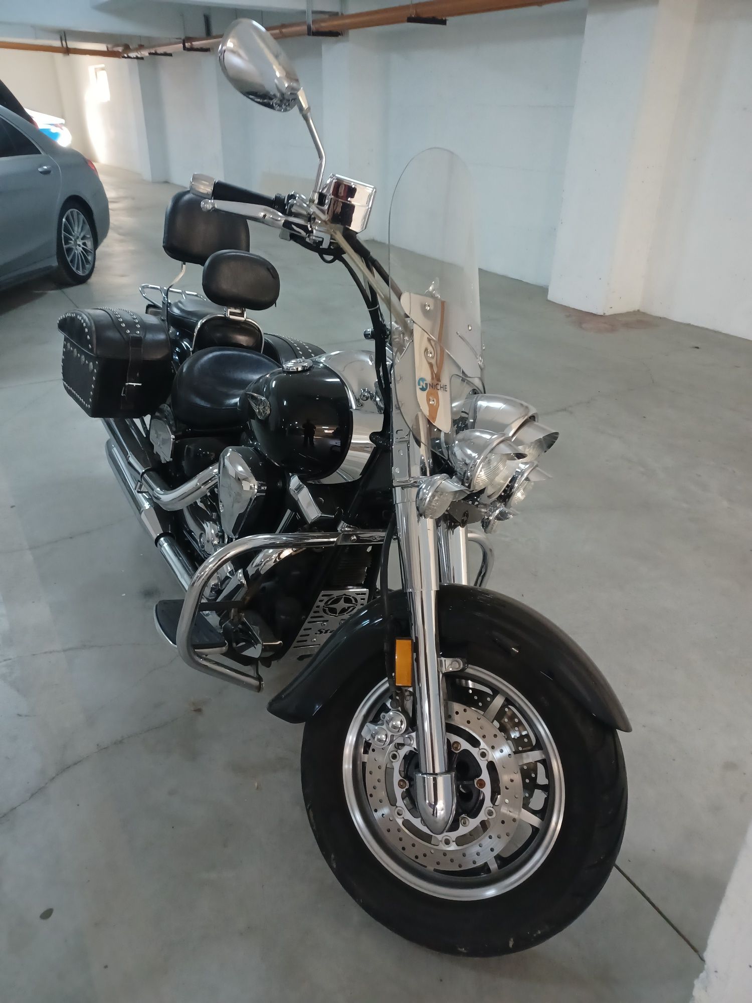 Vând yamaha road star 1700