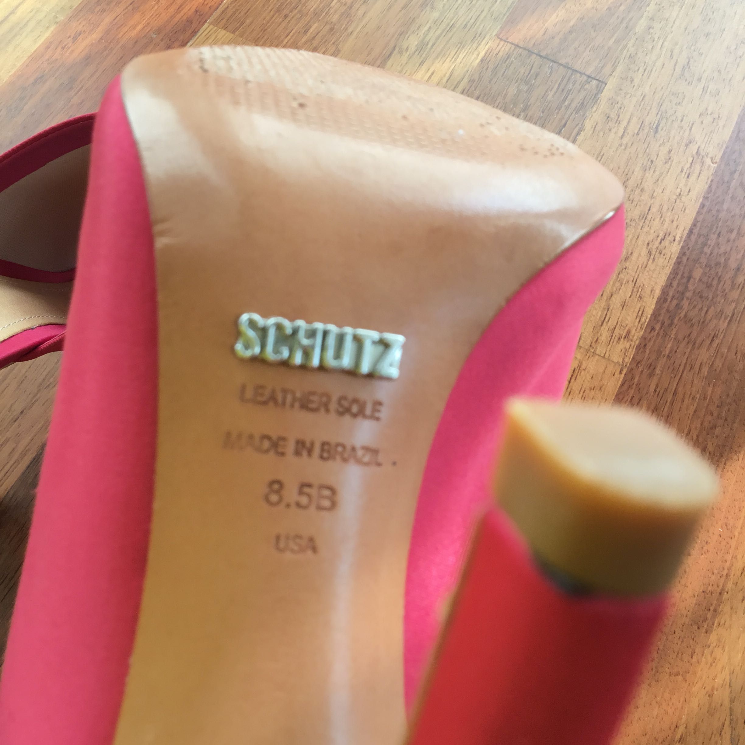 Saboti Schutz satin si piele, 39