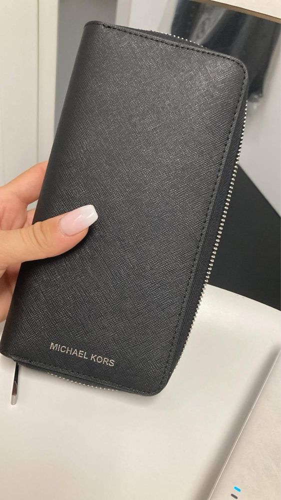 Portofel Michael Kors negru nou