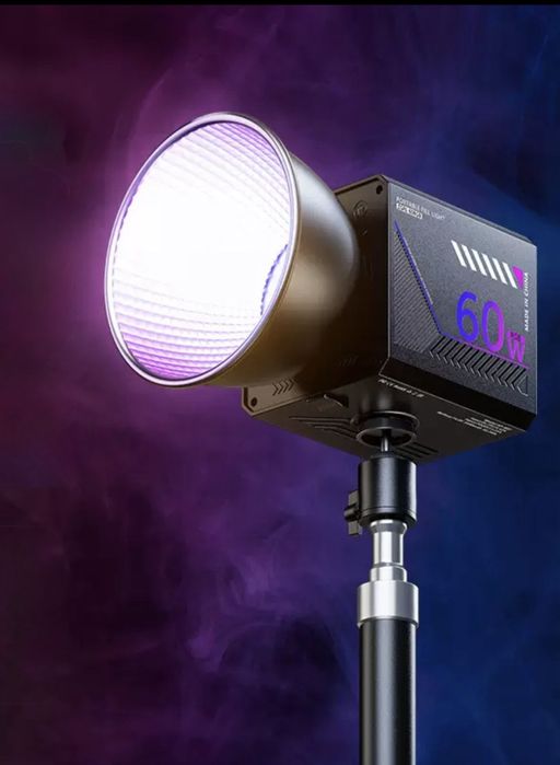 Продам постоянный свет 60w rgb (со встроенной батареей)