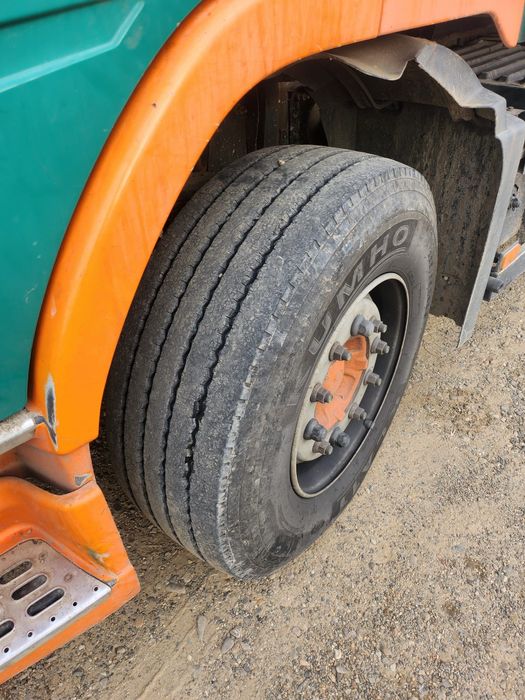 Camion Volvo cu macara de vanzare sau de inchiriat