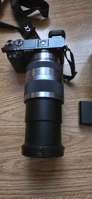 Sony alpha 6000 + Sony 18-200 + Sony чанта + 3 батерии/Sony alpha 6600