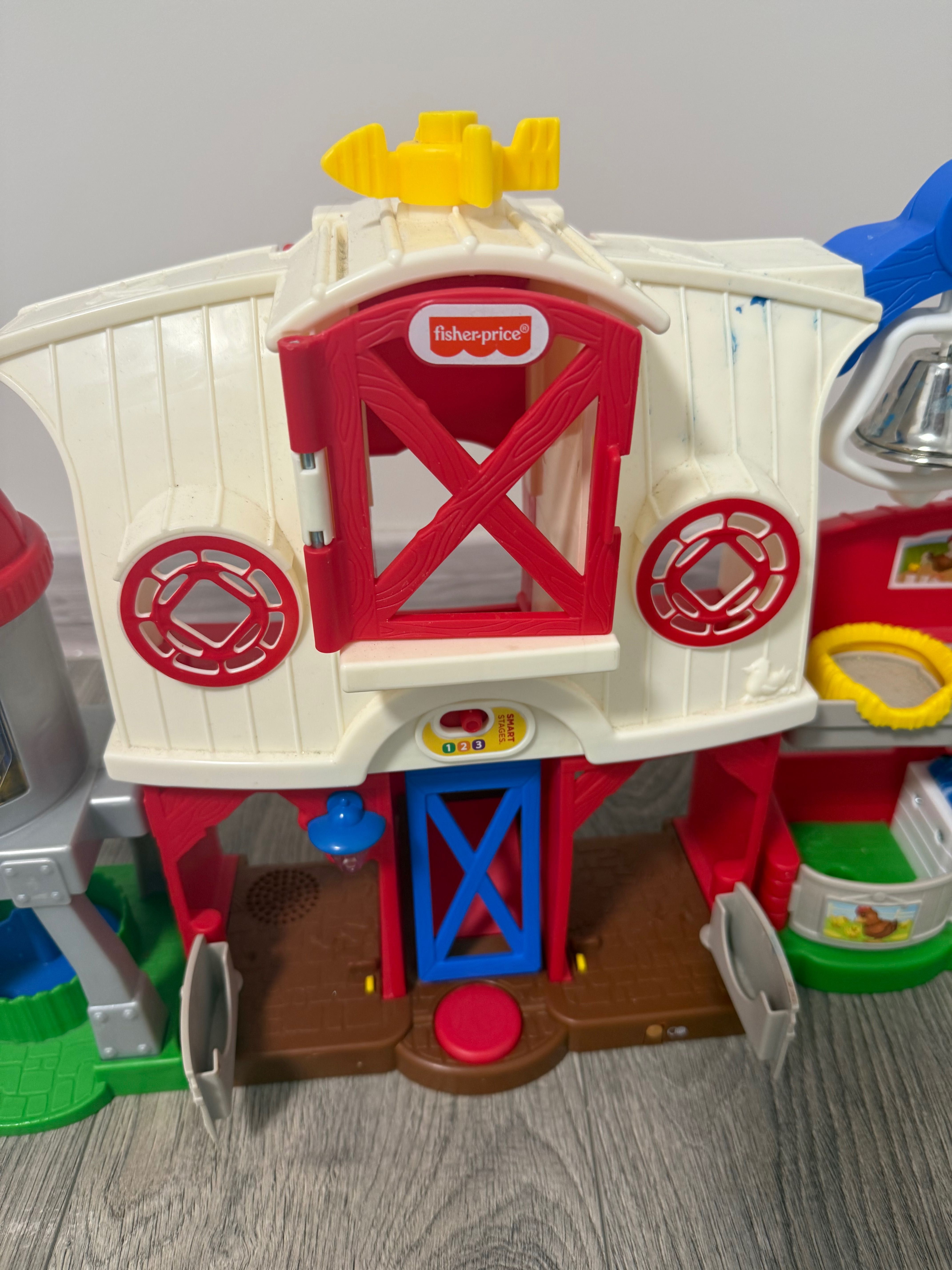 Fisher price ферма с различни звуци на животни песни на английски