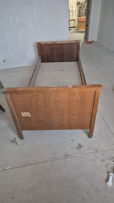 Продам кровати деревянные 2 штуки. Самовывоз