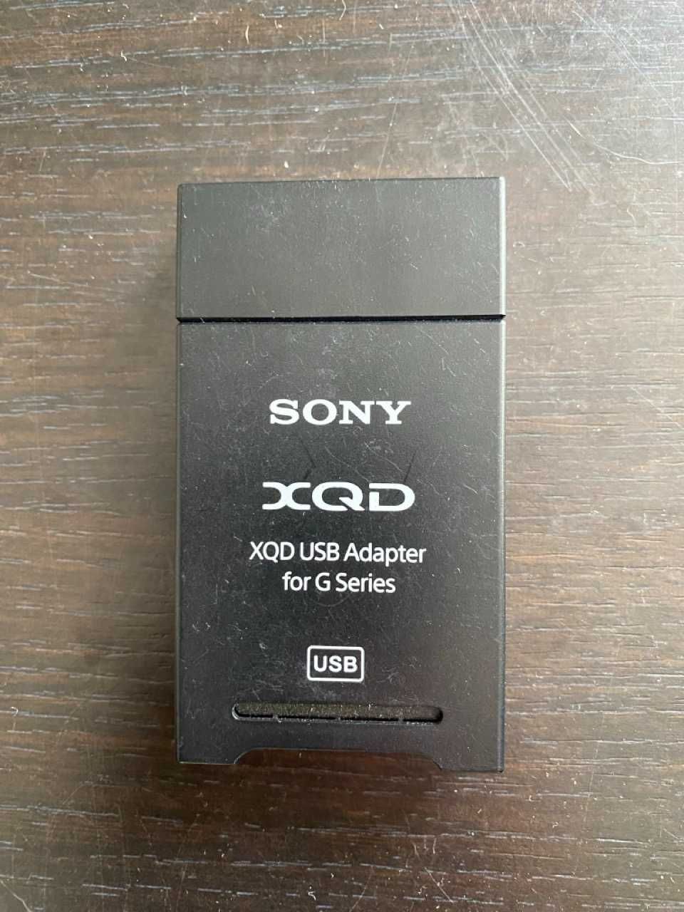 Vand 2 carduri Sony XQD 120GB + card reader Sony.