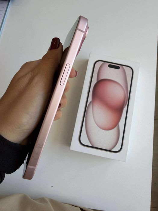 Telefon Iphone 15 Roz ca nou 93% sanatate baterie