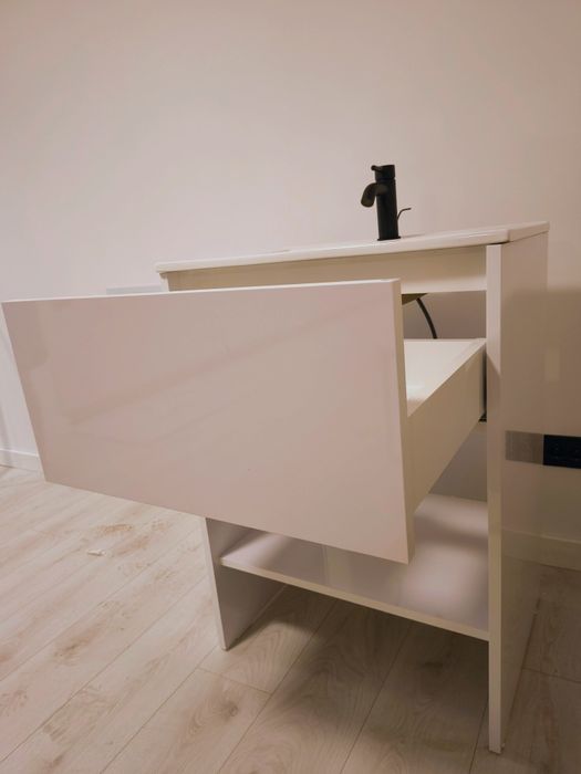 Set mobilier baie cu baterie neagra
