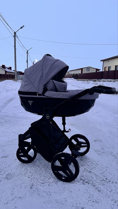 Коляска 2 в 1 люлька и прогулочная
