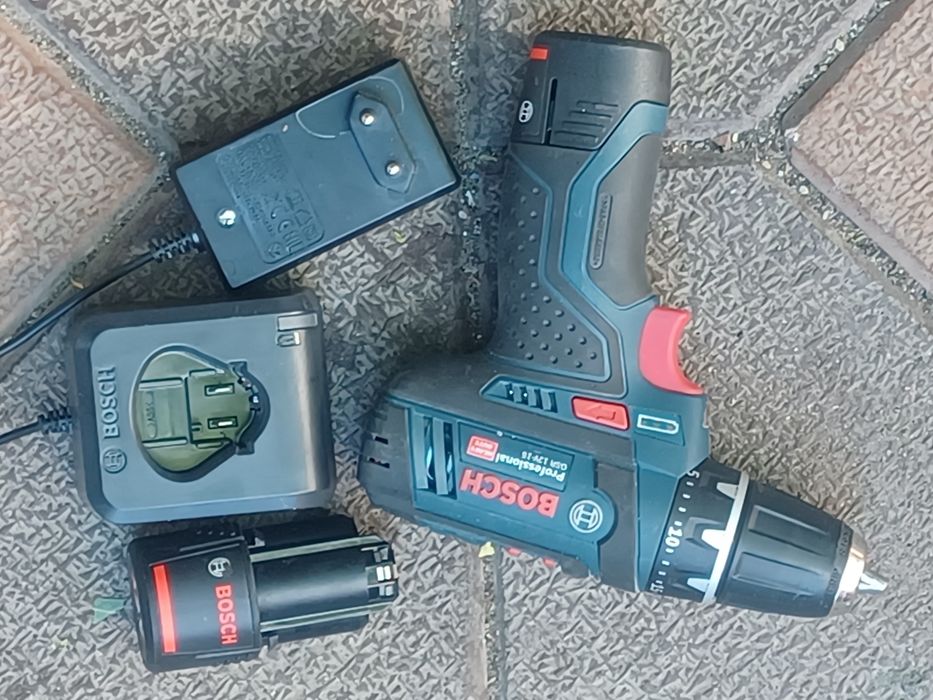 Șurubelnițe BOSCH  GSR  12V-15  noua