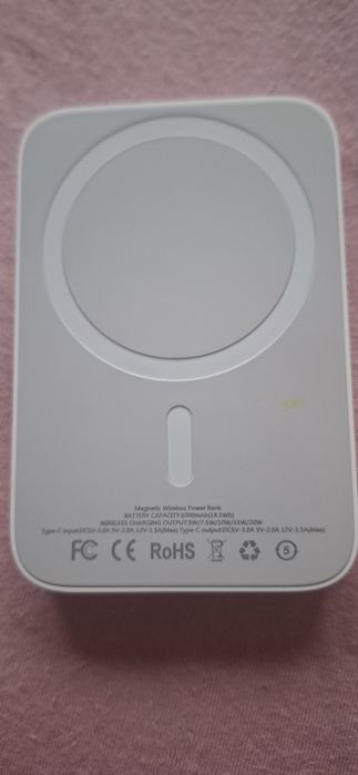 Магнитна безжична външна батерия
