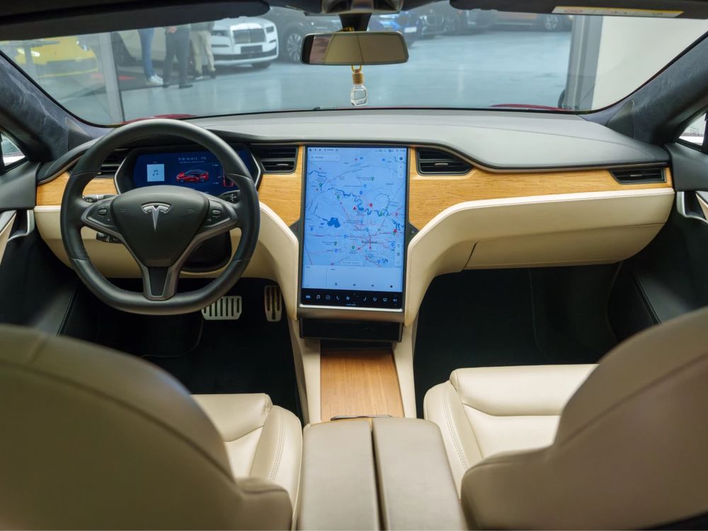 Tesla Model S 2020