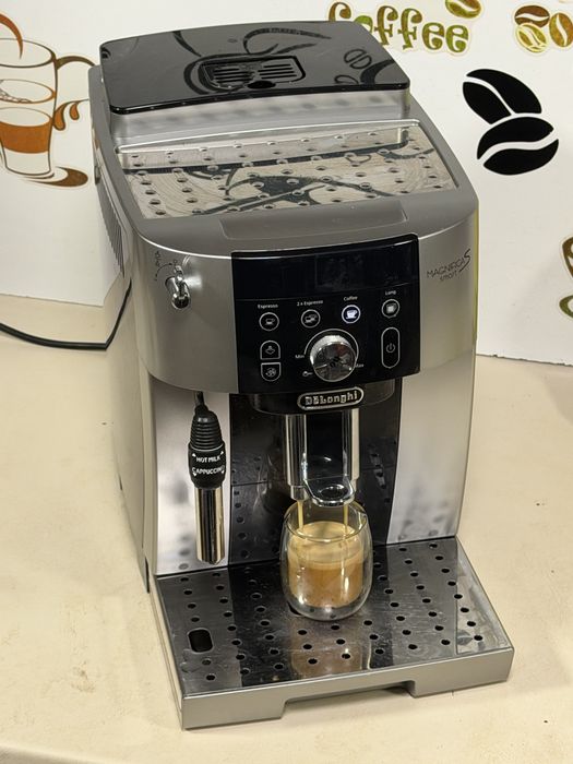 Кафемашина кафе автомат delonghi magnifica s smart с гаранция