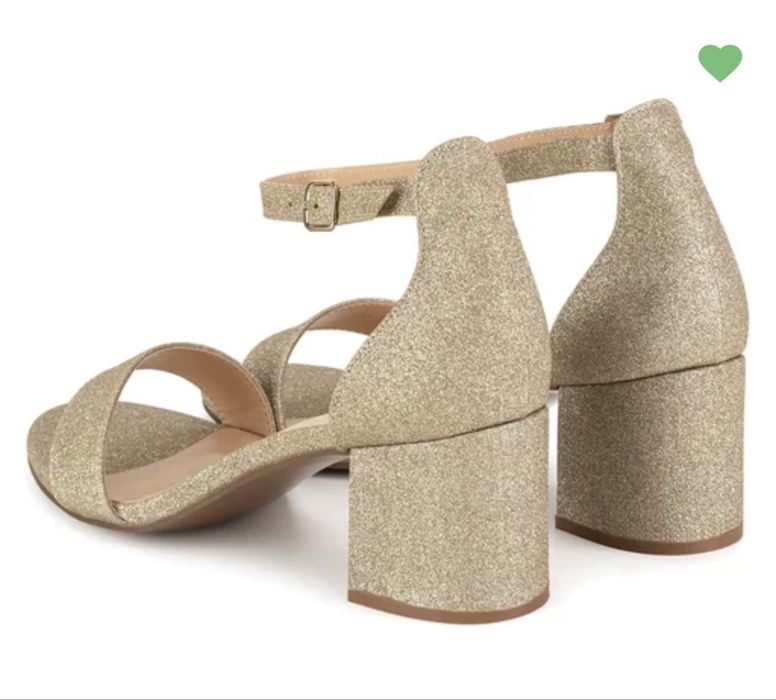 Официални сандали в златист цвят