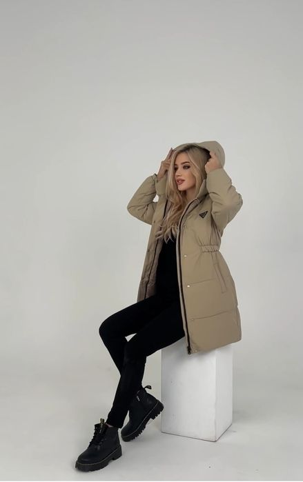 Продам куртку новую