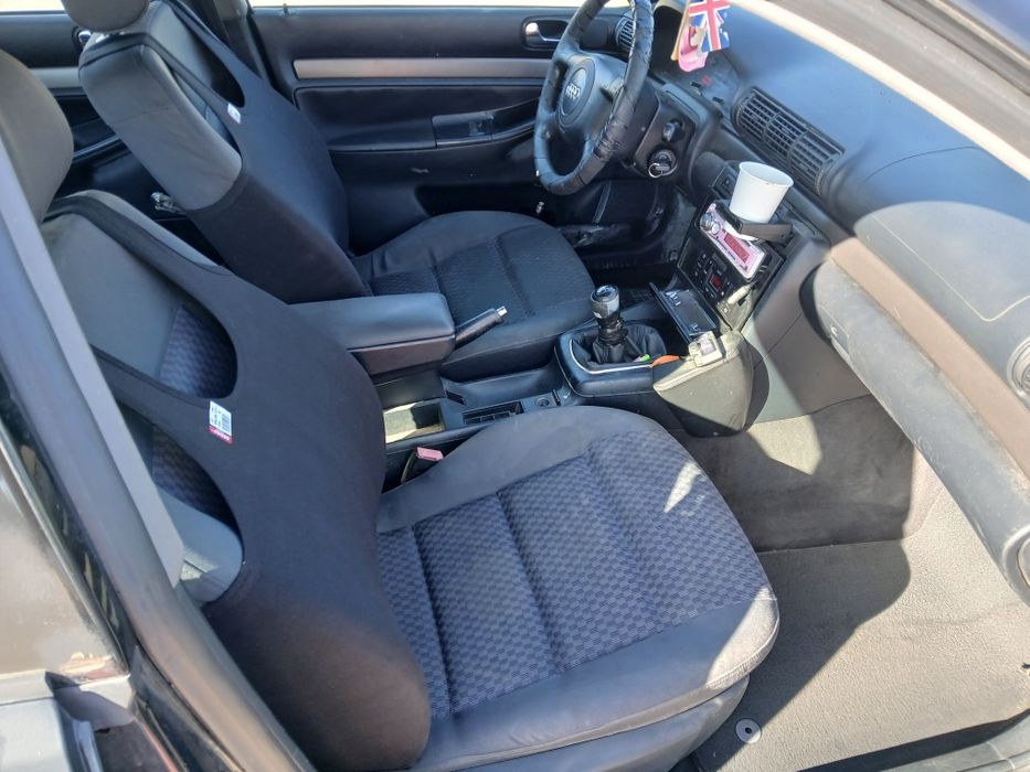 Audi A4 model 2002 transport gratuit la domiciliu varianta auto