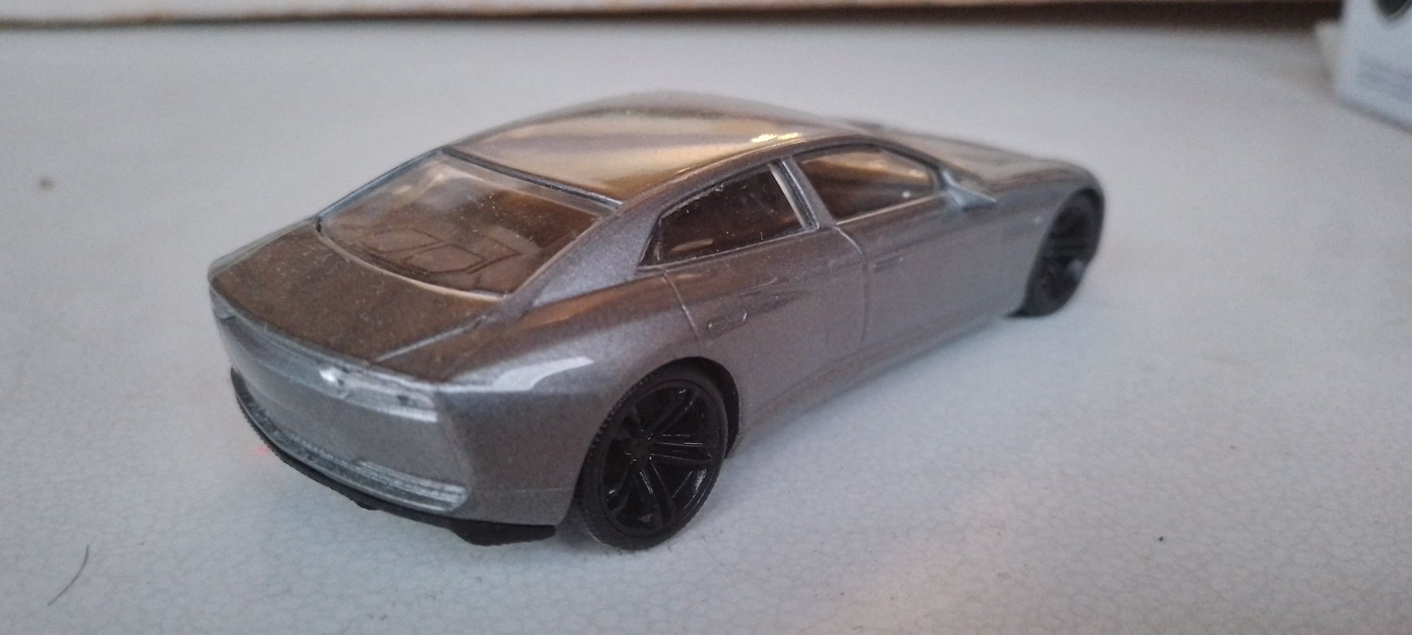 Lamborghini Estoque, мащаб 1/43