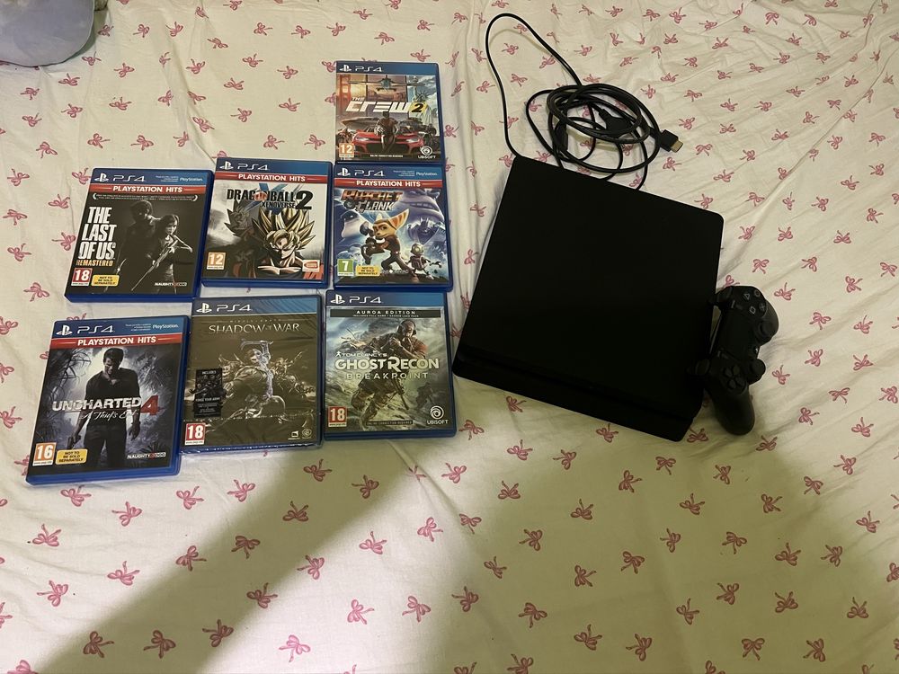 Playstation 4 Slim + 1 Джойстик + 7 игри