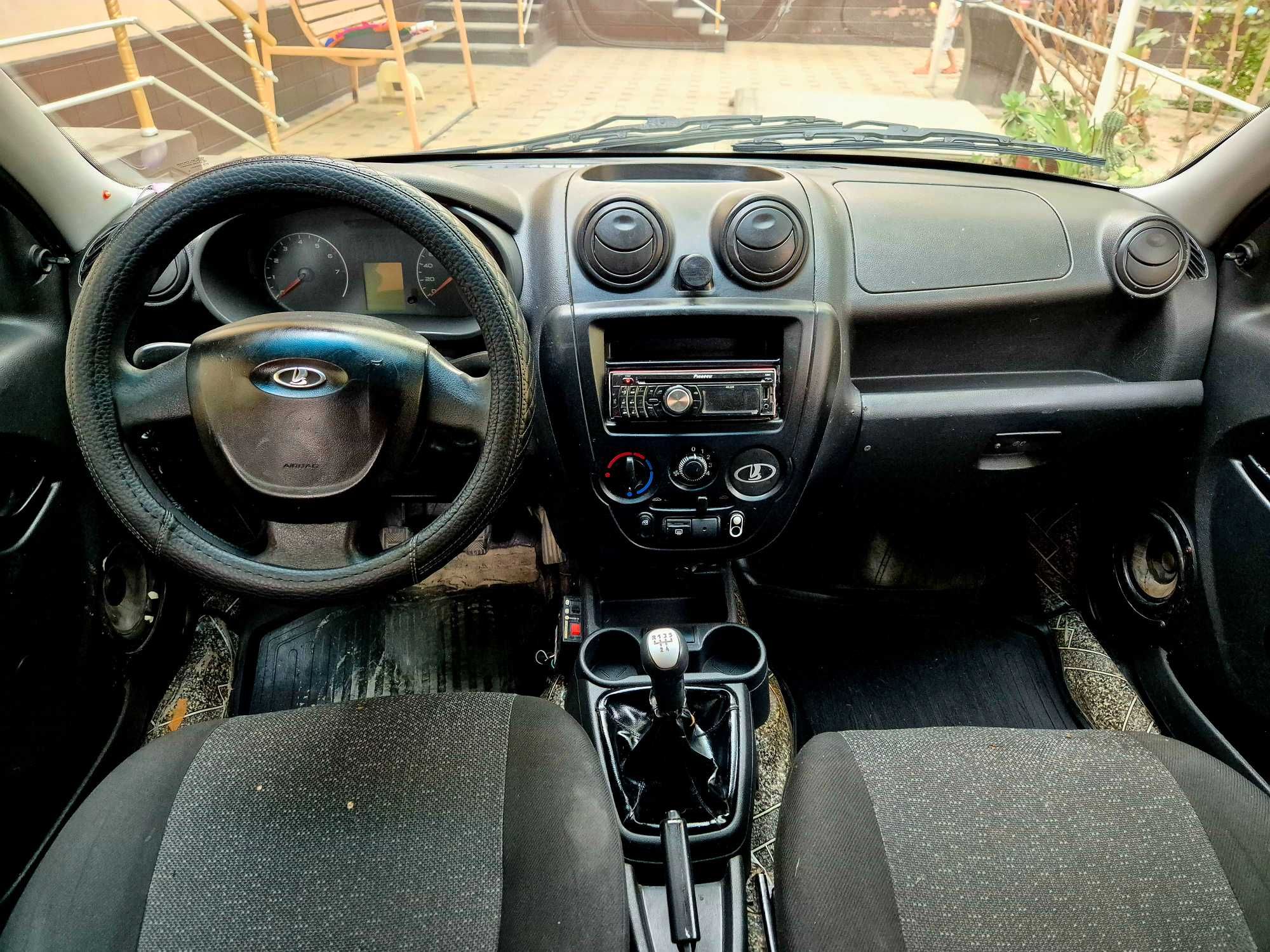 Lada Granta Sotiladi