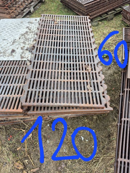 Gratar fonta. Pardoseala porci-animale.