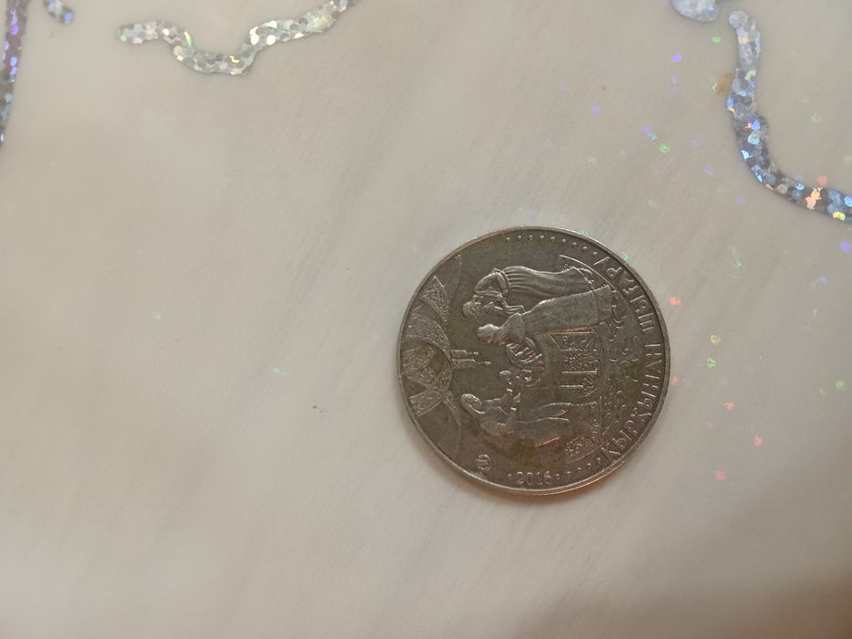 Продаю монету 100 тенге казахстанскую