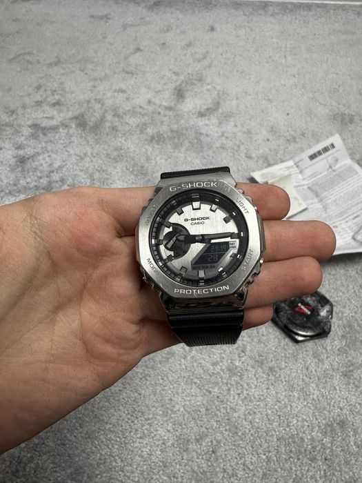 Vand gshock gm-2100-1aer