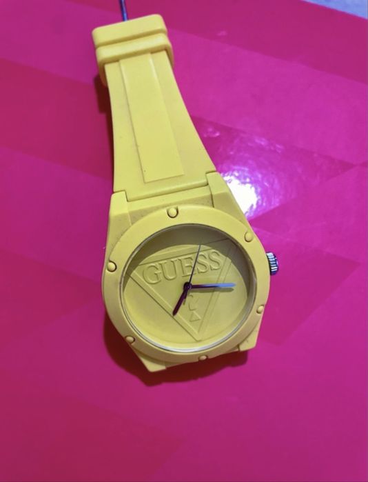 Ceas guess galben