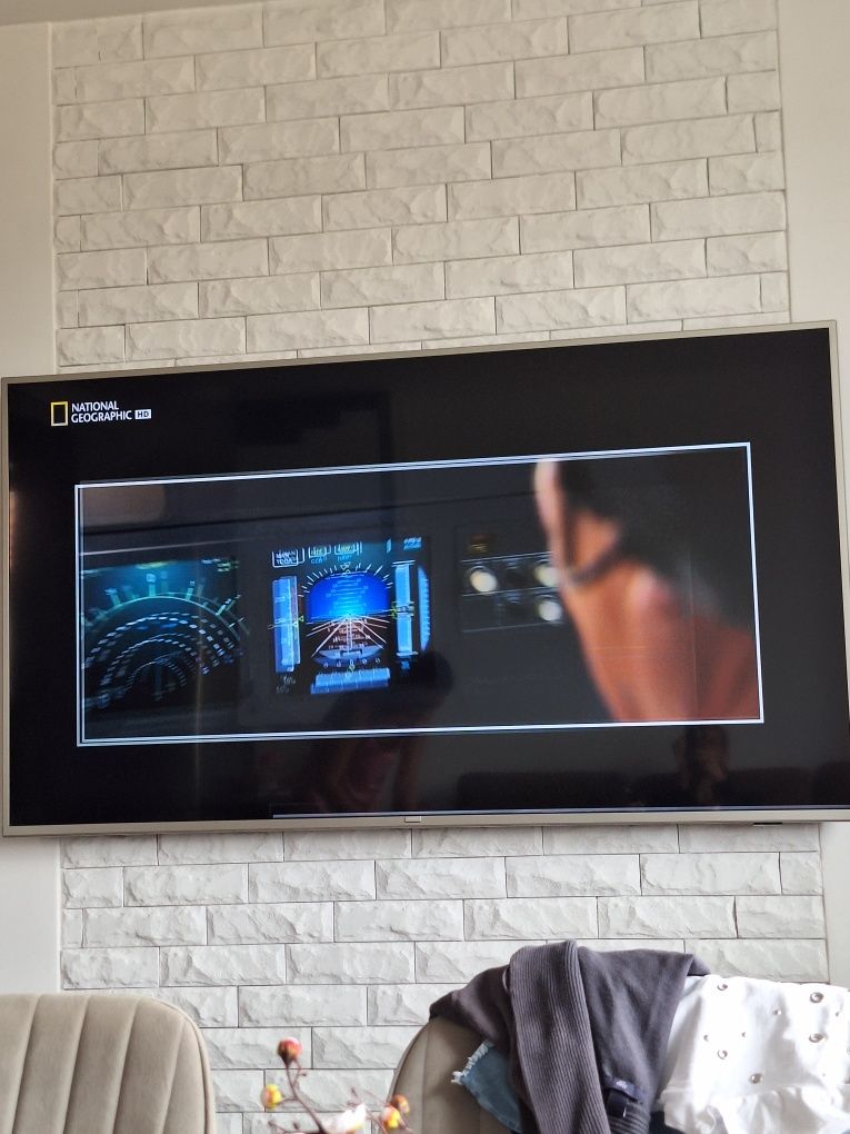 Телевизор 70" Philips