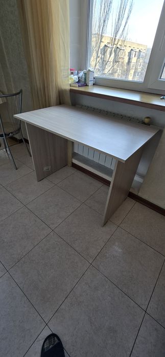 Продам Стол 1м х 60см