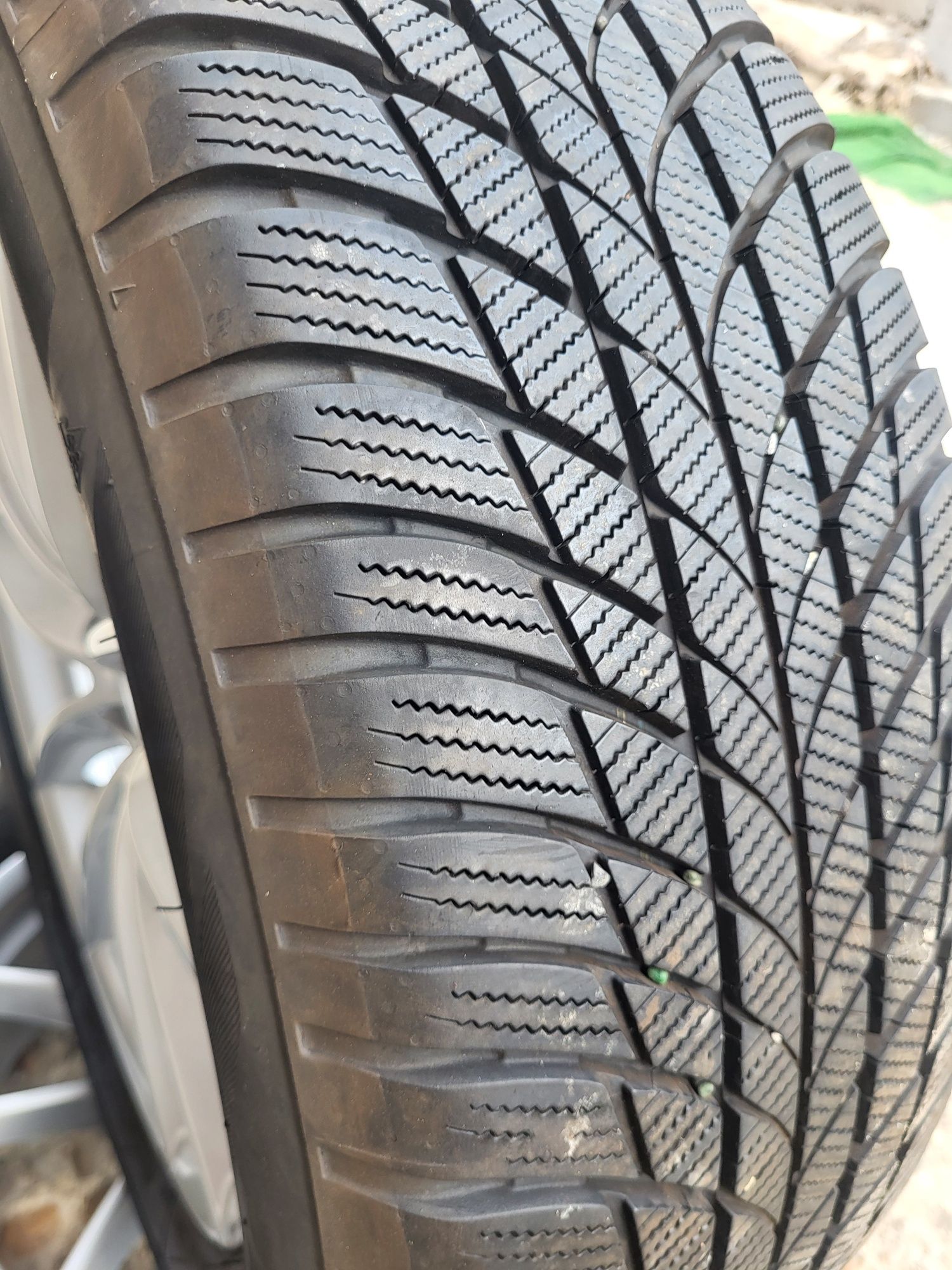 2 бр зимни 225/60/18 Bridgestone
