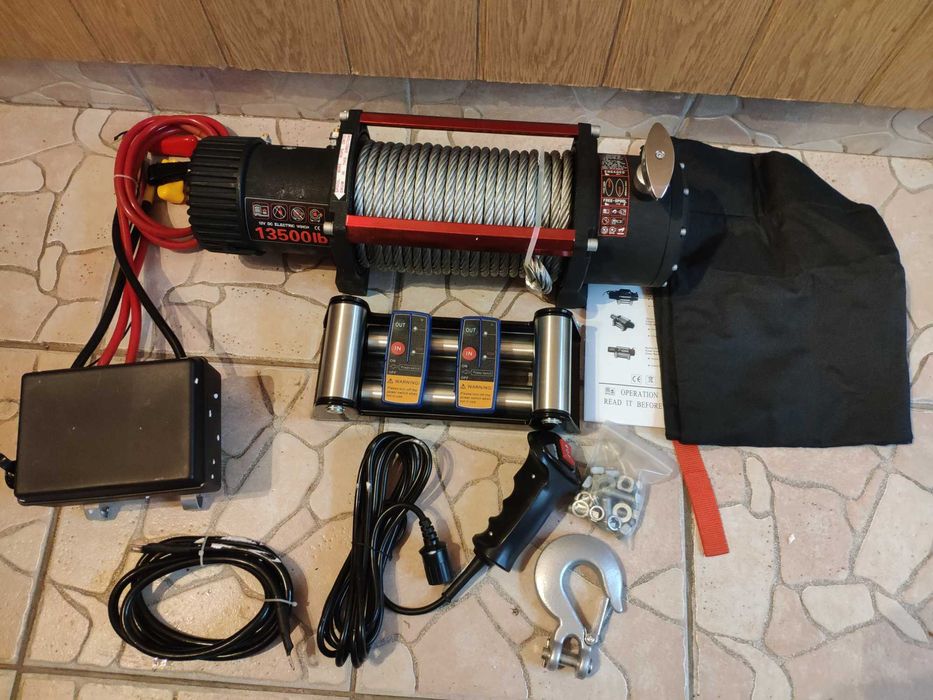 Troliu 12V 13500LBS AUTO / PLATFORMA 12V (6.2T) + 2 Telecomenzi NOU